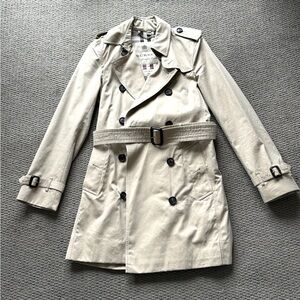 Burberry Short Kensington Heritage Trench Coat